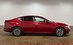 2023 Altima Thumbnail 23