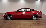 2023 Altima Thumbnail 27
