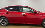 2023 Altima Thumbnail 32