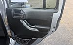 2016 Wrangler Thumbnail 25