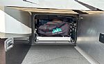 2017 Phaeton 44OH Thumbnail 11