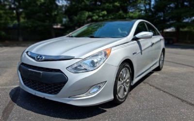 Photo of a 2014 Hyundai Sonata Hybrid Sedan for sale