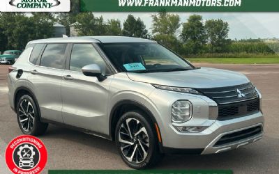 2024 Mitsubishi Outlander SE