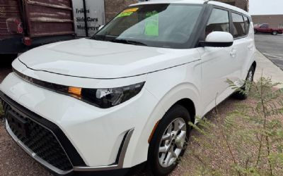 Photo of a 2025 Kia Soul LX Used for sale