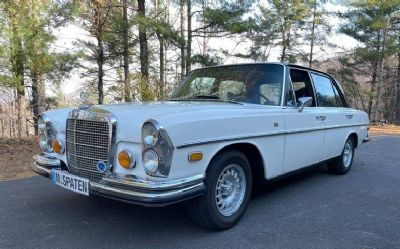Photo of a 1972 Mercedes-Benz 280SEL for sale