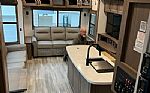 2024 Paradigm 310RL Thumbnail 18