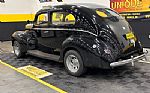 1940 Deluxe Thumbnail 4