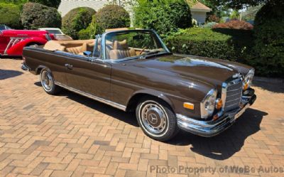 Photo of a 1971 Mercedes-Benz 280SE Convertible for sale