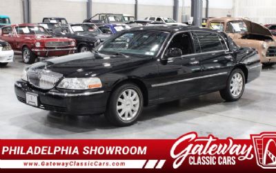Photo of a 2006 Lincoln Town Car for sale
