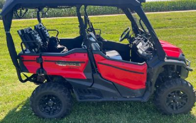 Photo of a 2018 Honda Pioneer 1000-5 Deluxe for sale