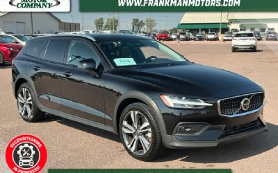 Photo of a 2025 Volvo V60 Cross Country B5 Plus for sale