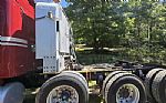 2016 567 Sleeper Truck Thumbnail 9