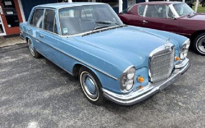 Photo of a 1967 Mercedes-Benz 250 Sedan for sale
