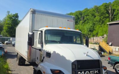 Photo of a 2022 Mack MD Box Truck for sale