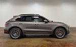 2015 Macan Thumbnail 23