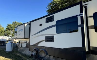 2014 Keystone Alpine 3590RS Fifth Wheel
