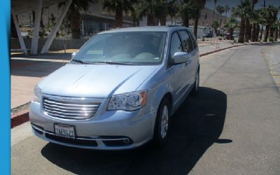 2013 Chrysler Town & Country Touring