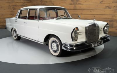 Photo of a 1964 Mercedes Benz 220 Mercedes-Benz SEB Heckflosse for sale