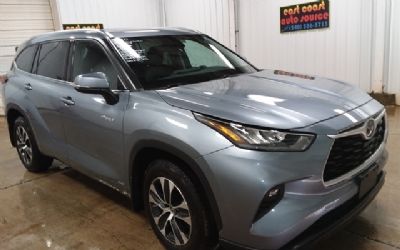 Photo of a 2020 Toyota Highlander Hybrid XLE for sale