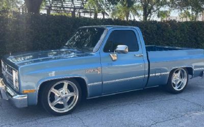 Photo of a 1985 Chevrolet C 10 Custom Deluxe Pickup for sale