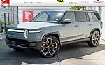 2022 Rivian R1S