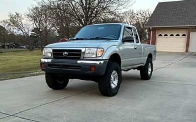 Photo of a 2000 Toyota Tacoma Pickup for sale