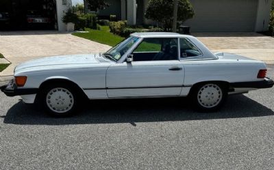 Photo of a 1987 Mercedes-Benz 560SL Convertible for sale